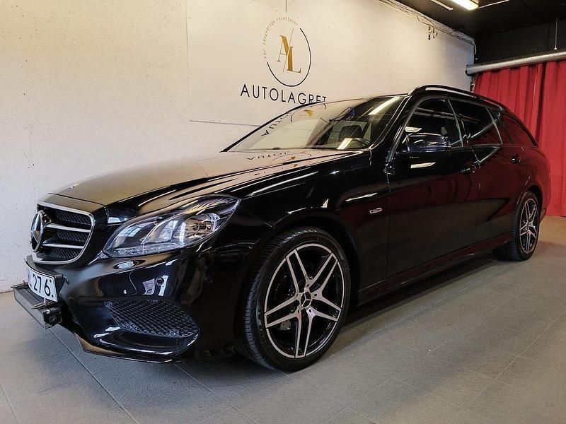 Svart Begagnad 2015 Mercedes E220 AMG Kombi | 184 900 kr (Lite dyr) - Bild 1/4