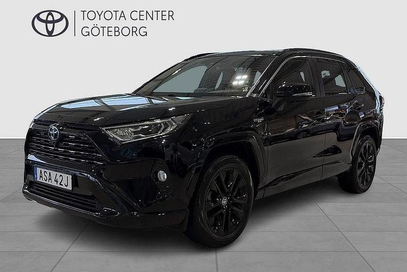Svart Begagnad 2020 Toyota RAV4 Hybrid SUV | 374 900 kr (Lite dyr) - Bild 1/2
