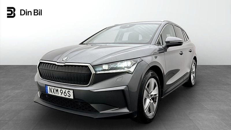 Grå Begagnad 2023 Skoda Enyaq iV SUV | 454 900 kr (Marknadspris) - Bild 1/4