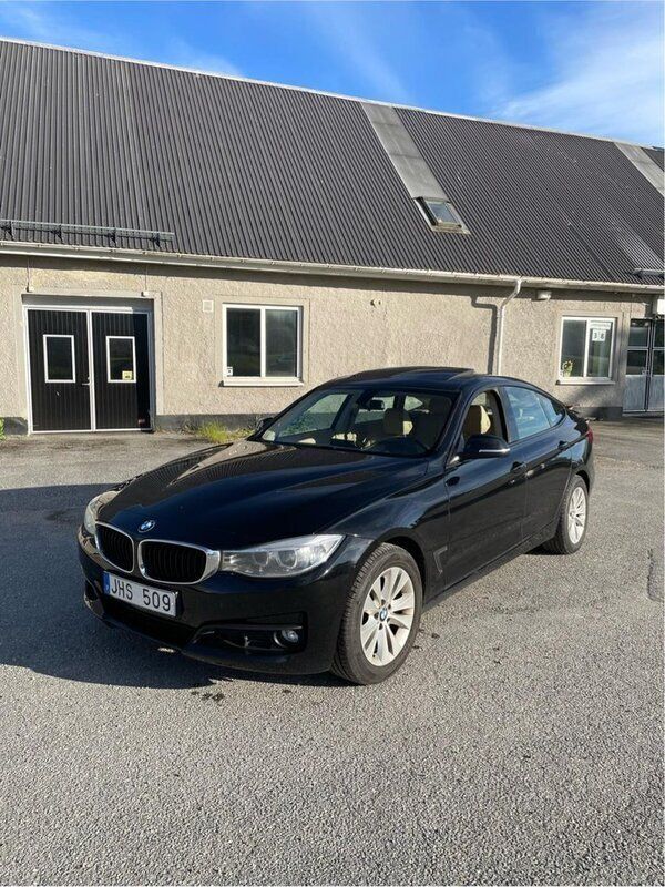 Svart Begagnad 2014 BMW 320 Gran Turismo Halvkombi | 79 900 kr (Bra pris) - Bild 1/4
