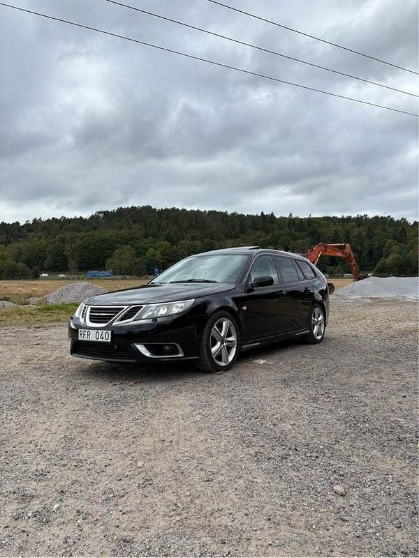 Svart Begagnad 2008 Saab 9-3 Aero Kombi | 70 000 kr (Marknadspris) - Bild 1/4