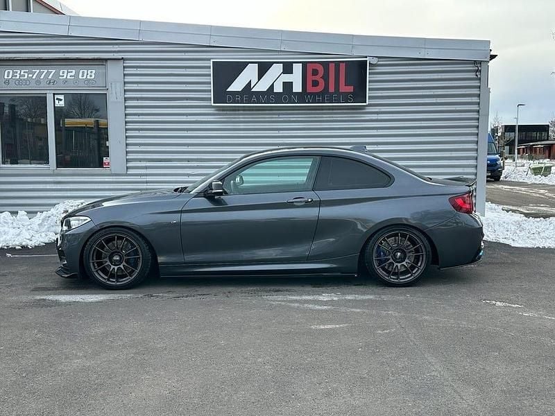 Begagnad BMW M240 M Sport 340 HK (250 kW) 2016 Grå