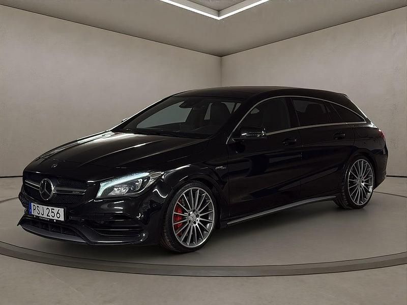 Svart Begagnad 2018 Mercedes CLA45 AMG AMG Kombi | 289 900 kr (Marknadspris) - Bild 1/4