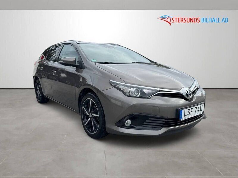Mörkgrå (grå) Begagnad 2018 Toyota Auris Touring Sports Comfort Kombi | 129 900 kr (Superpris) - Bild 1/4