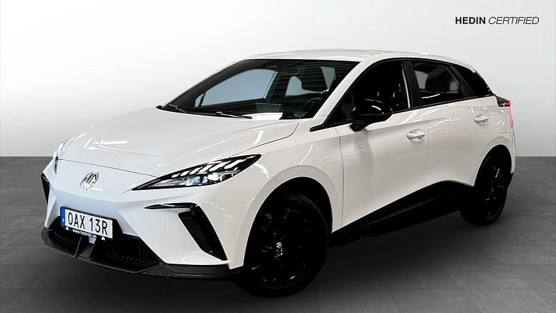 Vit (white) Begagnad 2023 MG MG4 EV Halvkombi | 259 900 kr (Marknadspris) - Bild 1/4