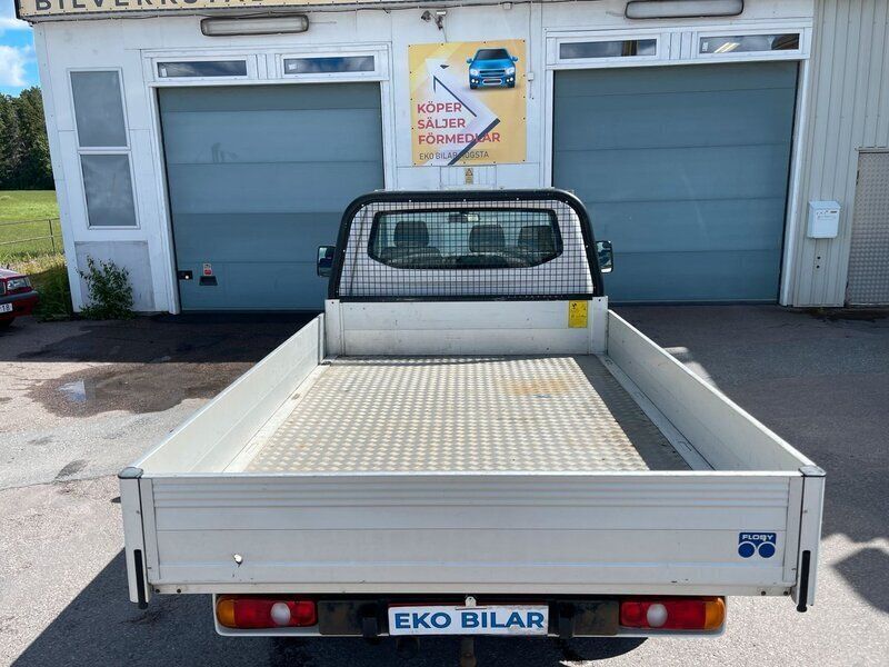 Vit Begagnad 2013 VW T5 Van | 154 900 kr (Dyr) - Bild 1/4