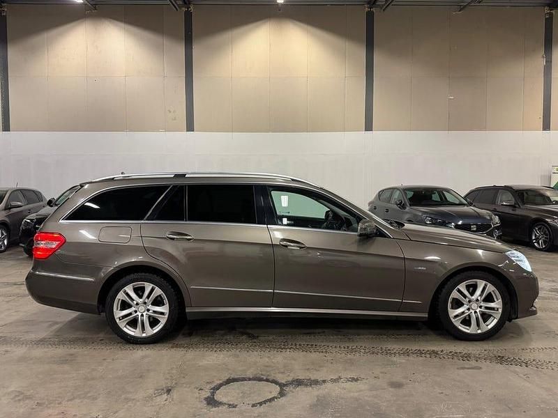 Begagnad Mercedes E220 Avantgarde 170 HK (125 kW) 2010 Mörkgrå Kombi