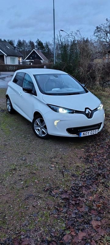 Begagnad Renault Zoe 64 kW (88 HK) 2015 Halvkombi