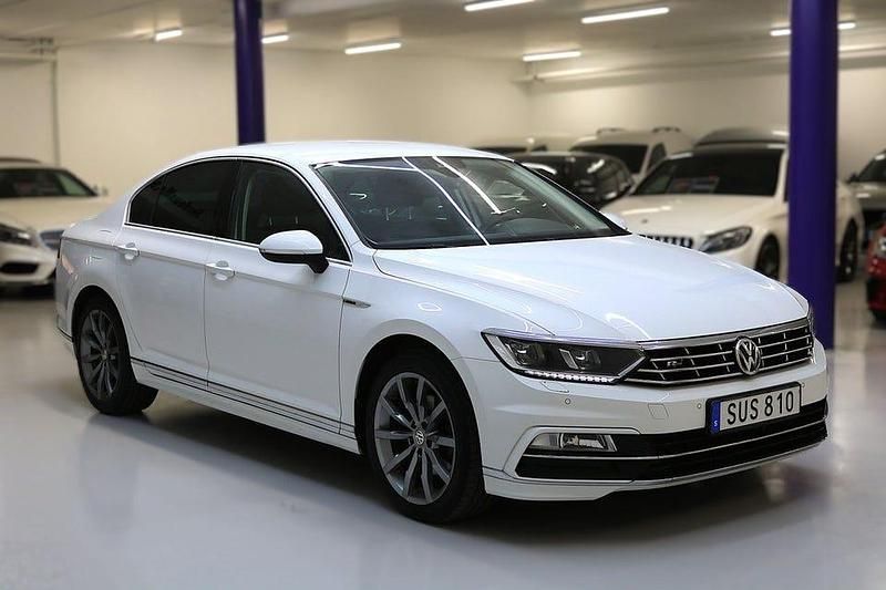Begagnad VW Passat R-line 191 HK (140 kW) 2017 Vit Sedan