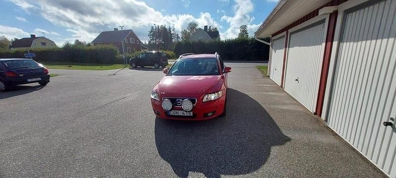 Begagnad 2012 Volvo V50 Momentum Kombi | 110 000 kr (Lite dyr) - Bild 1/4