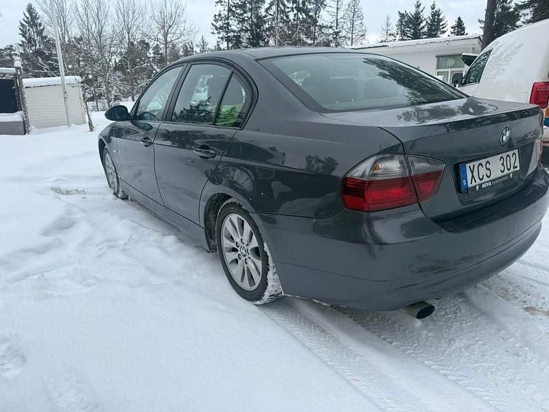 Begagnad BMW 320 150 HK (110 kW) 2006 Sedan
