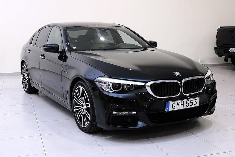 Svart Begagnad 2017 BMW 530 M Sport Sedan | 319 900 kr (Bra pris) - Bild 1/4