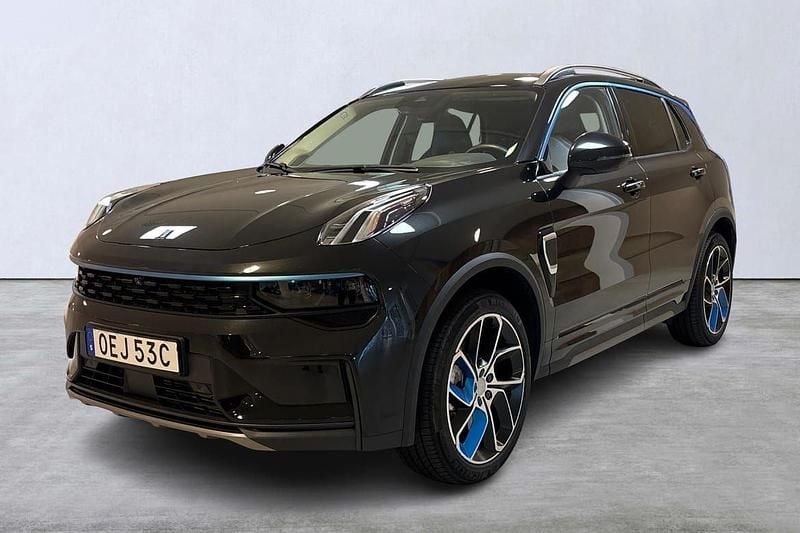 Svart Begagnad 2022 Lynk & Co 01 SUV | 279 900 kr (Marknadspris) - Bild 1/4