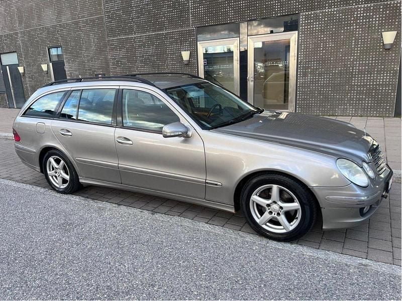 Silver Begagnad 2007 Mercedes E280 Kombi | 19 000 kr - Bild 1/4