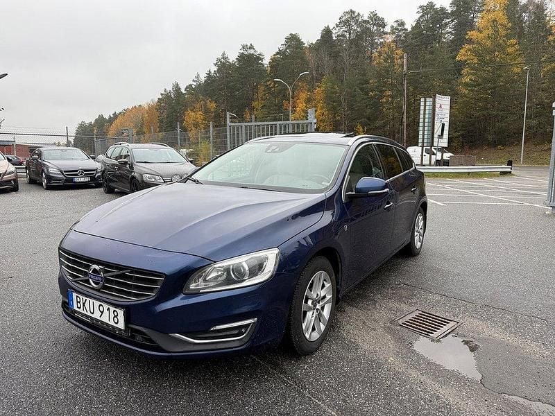 Begagnad Volvo V60 Ocean Race 245 HK (180 kW) 2015 Blå Kombi