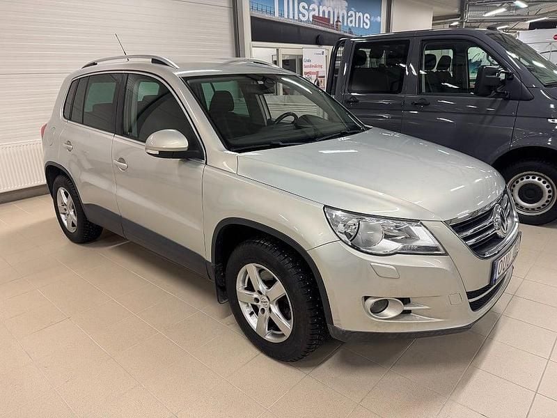 Begagnad VW Tiguan 150 HK (110 kW) 2009 Silver SUV