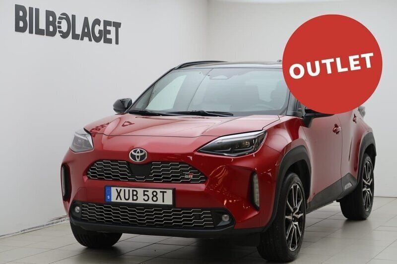 Röd Begagnad 2024 Toyota Yaris Cross Sport SUV | 359 500 kr - Bild 1/4