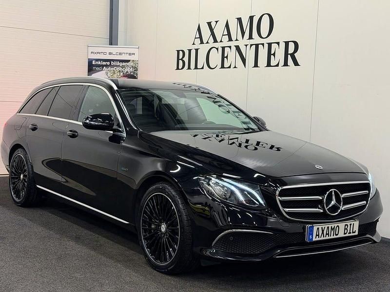 Svart Begagnad 2019 Mercedes E300 Avantgarde Kombi | 259 900 kr (Marknadspris) - Bild 1/4