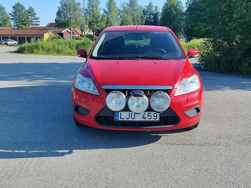 Röd Begagnad 2008 Ford Focus Trend Kombi | 28 000 kr (Marknadspris) - Bild 1/4