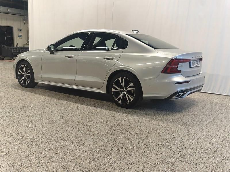 Begagnad Volvo S60 R-Design 197 HK (144 kW) 2021 Silver Sedan