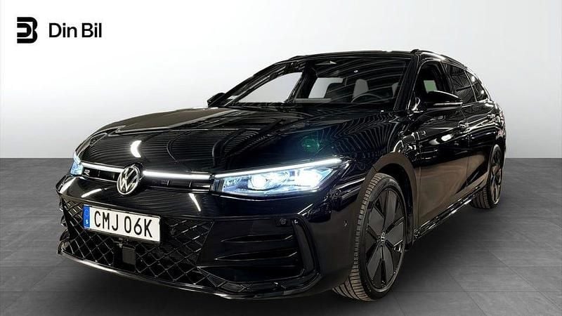 Begagnad VW Passat R-line 177 HK (130 kW) 2025 Svart Kombi
