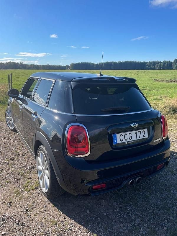 Begagnad 2018 Mini Cooper S Halvkombi | 149 000 kr - Bild 1/3