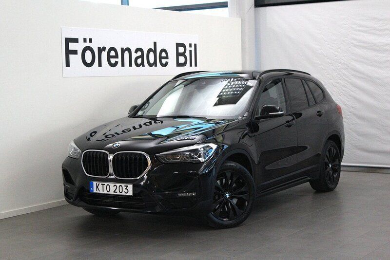 Svart Begagnad 2020 BMW X1 Sport Line SUV | 289 000 kr (Marknadspris) - Bild 1/4