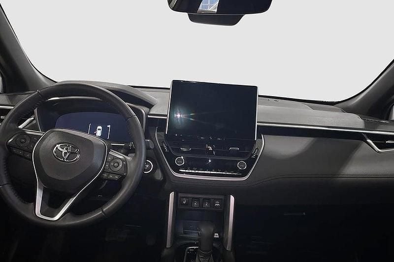 Begagnad Toyota Corolla Cross Style 200 HK (147 kW) 2022 Vit SUV