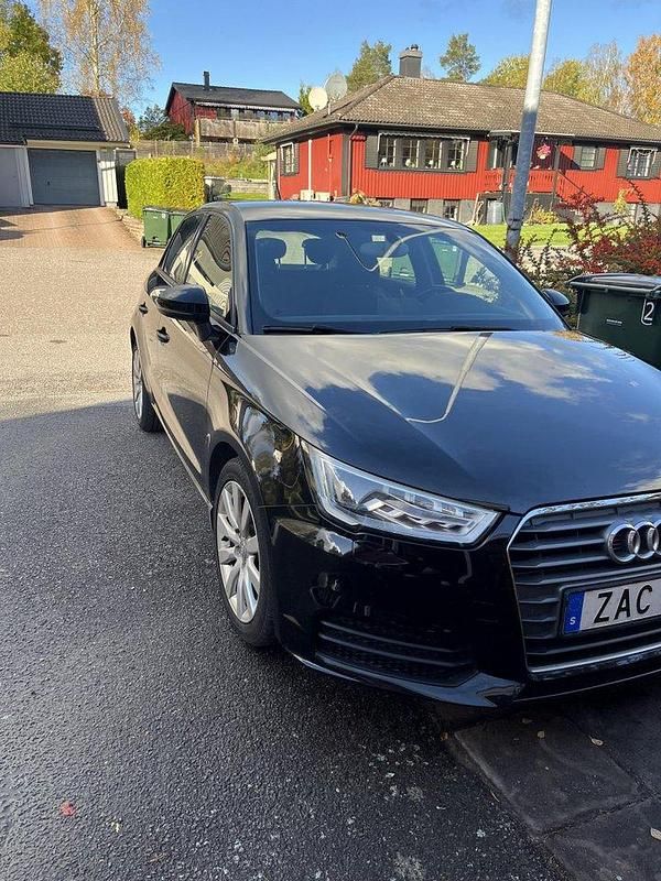 Svart Begagnad 2018 Audi A1 Sportback Halvkombi | 129 900 kr (Bra pris) - Bild 1/4