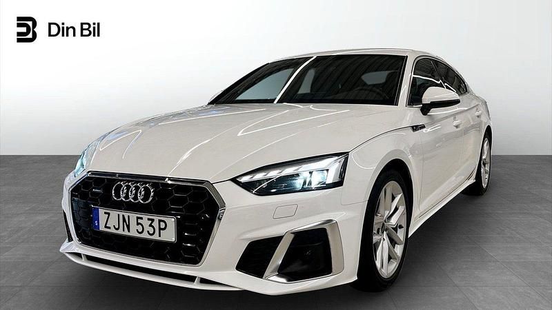 Ibisvit Begagnad 2023 Audi A5 Sportback S-Line Sportkupé | 429 000 kr (Lite dyr) - Bild 1/4