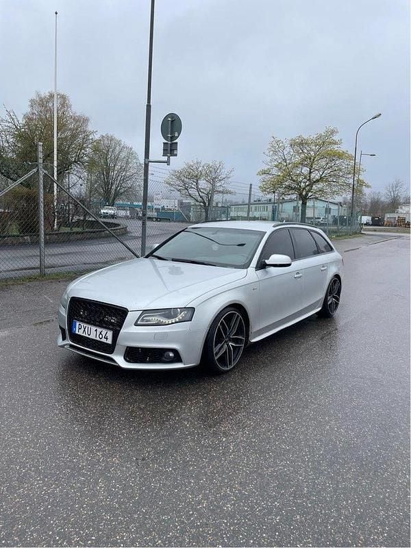 Silver Begagnad 2010 Audi A4 S-Line Kombi | 60 000 kr (Bra pris) - Bild 1/4