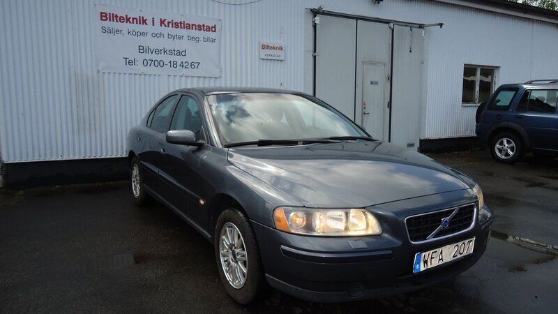 Grå Begagnad 2005 Volvo S60 Business Edition Sedan | 26 500 kr (Marknadspris) - Bild 1/4