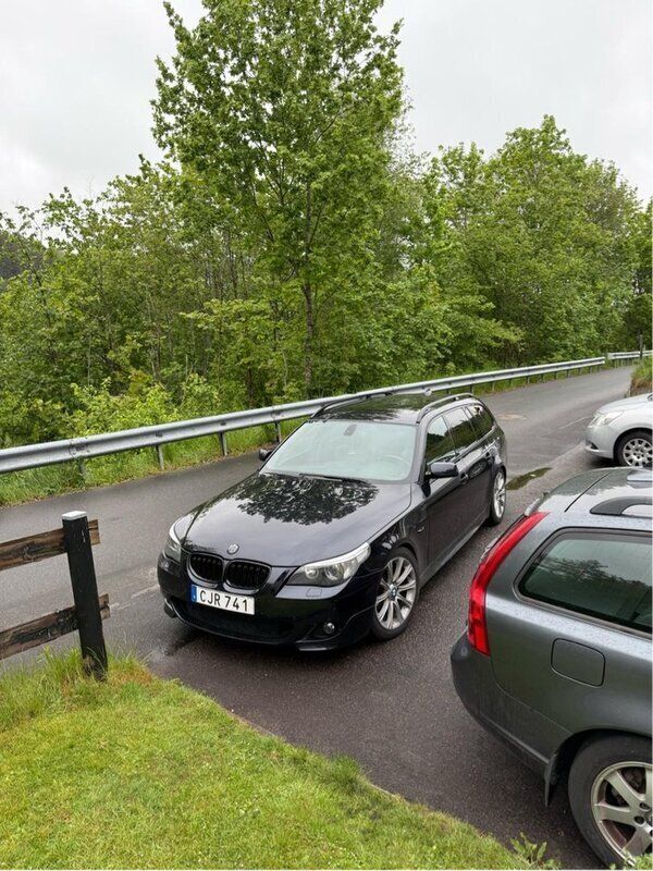 Blå Begagnad 2005 BMW 535 M Sport Kombi | 75 000 kr (Lite dyr) - Bild 1/4