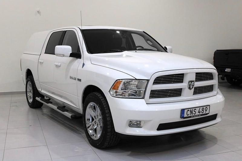 Vit Begagnad 2010 RAM 1500 Pickup | 269 900 kr (Superpris) - Bild 1/4