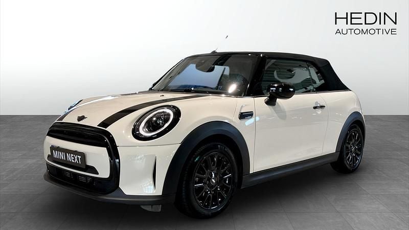 Vit (white) Begagnad 2022 Mini Cooper Cabriolet Cab | 268 700 kr (Marknadspris) - Bild 1/4