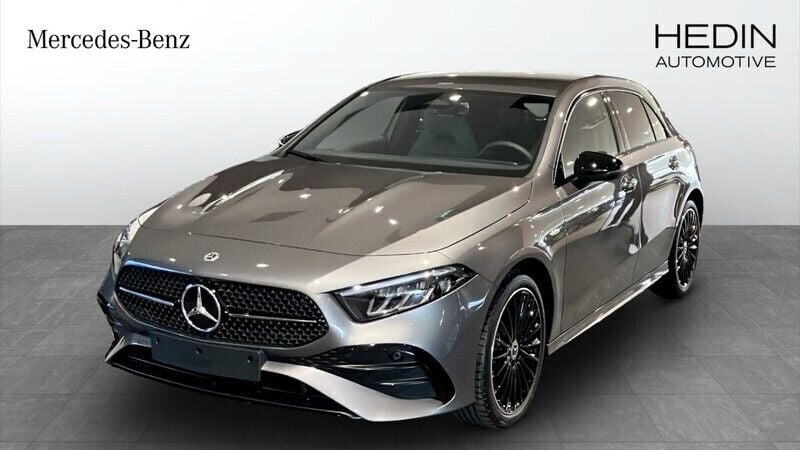 Ny 2025 Mercedes A250 AMG Halvkombi | 462 800 kr (Marknadspris) - Bild 1/4