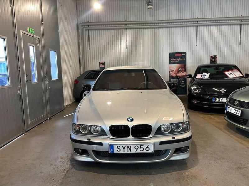 Begagnad BMW 530 M Sport 232 HK (170 kW) 2002 Ljusgrå (grå) Sedan