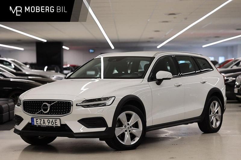 Vit Begagnad 2020 Volvo V60 CC Momentum Kombi | 334 900 kr (Marknadspris) - Bild 1/3