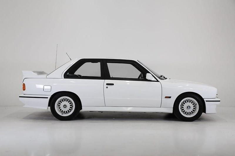 Begagnad BMW M3 194 HK (142 kW) 1988 Vit Sedan