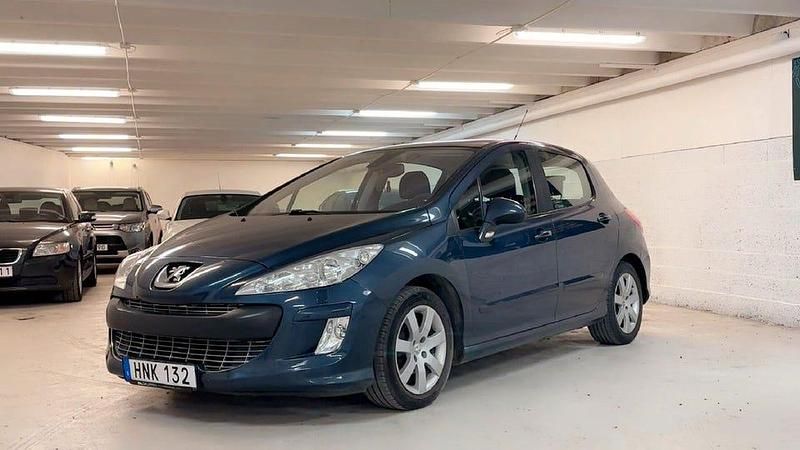 Mörkblå Begagnad 2008 Peugeot 308 Sport Halvkombi | 49 000 kr (Marknadspris) - Bild 1/4