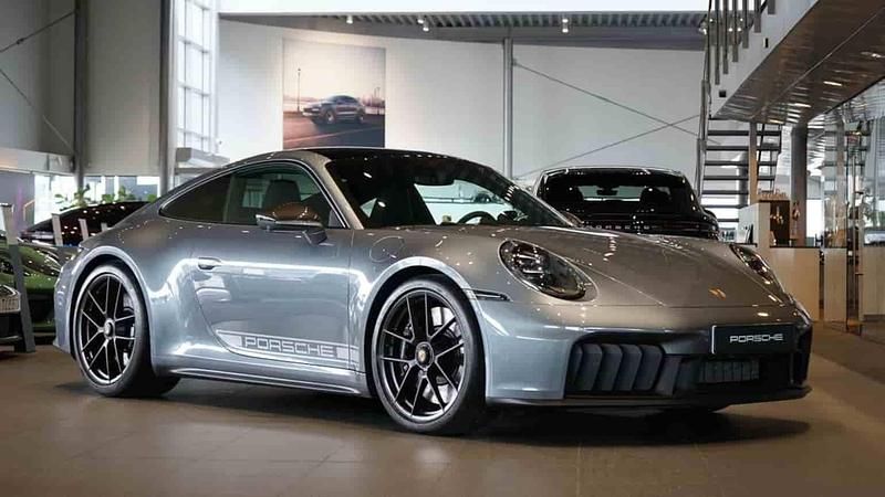 Grå Begagnad 2025 Porsche 911 Carrera GTS Sportkupé | 2 095 000 kr - Bild 1/1