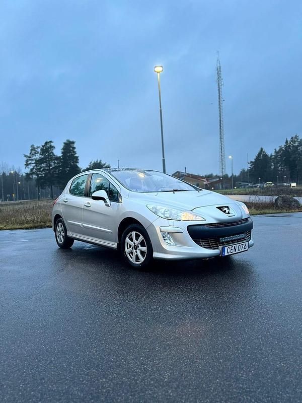 Begagnad 2010 Peugeot 308 Halvkombi | 35 000 kr (Marknadspris) - Bild 1/4