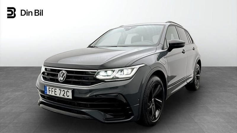Dolphin grey metallic Begagnad 2024 VW Tiguan R-line SUV | 419 900 kr (Dyr) - Bild 1/4