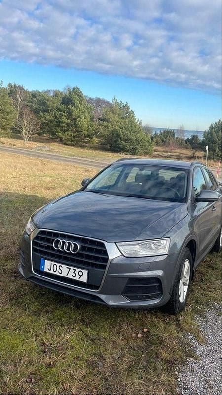 Grå Begagnad 2016 Audi Q3 Sport SUV | 167 500 kr (Bra pris) - Bild 1/4