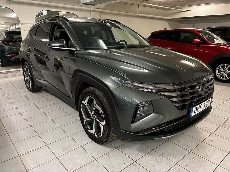 Grå Begagnad 2021 Hyundai Tucson Advanced SUV | 269 000 kr (Marknadspris) - Bild 1/4
