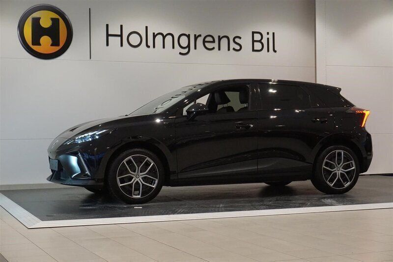 Svart Begagnad 2023 MG MG4 EV Trophy Halvkombi | 5 988 kr - Bild 1/4