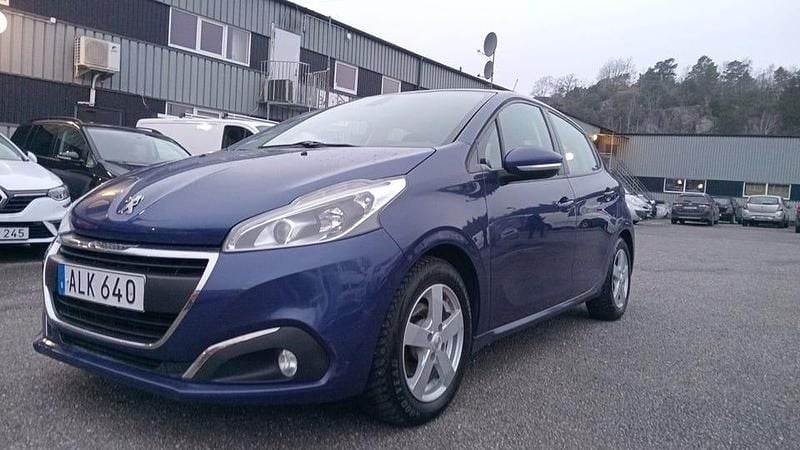 Blå Begagnad 2015 Peugeot 208 Halvkombi | 52 900 kr (Marknadspris) - Bild 1/4
