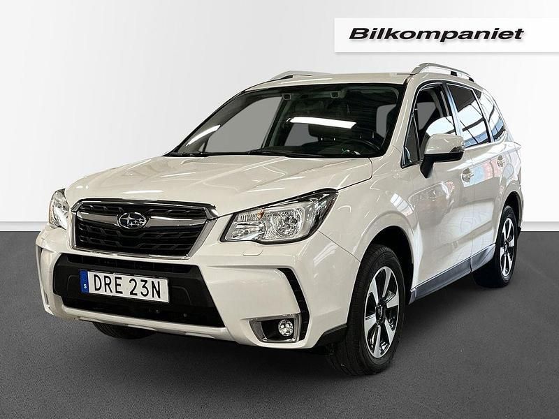 Vit Begagnad 2018 Subaru Forester SUV | 224 500 kr (Marknadspris) - Bild 1/4