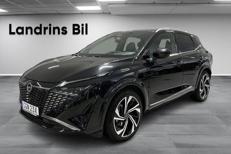 Svart Begagnad 2025 Nissan Qashqai Tekna+ SUV | 379 900 kr (Bra pris) - Bild 1/4