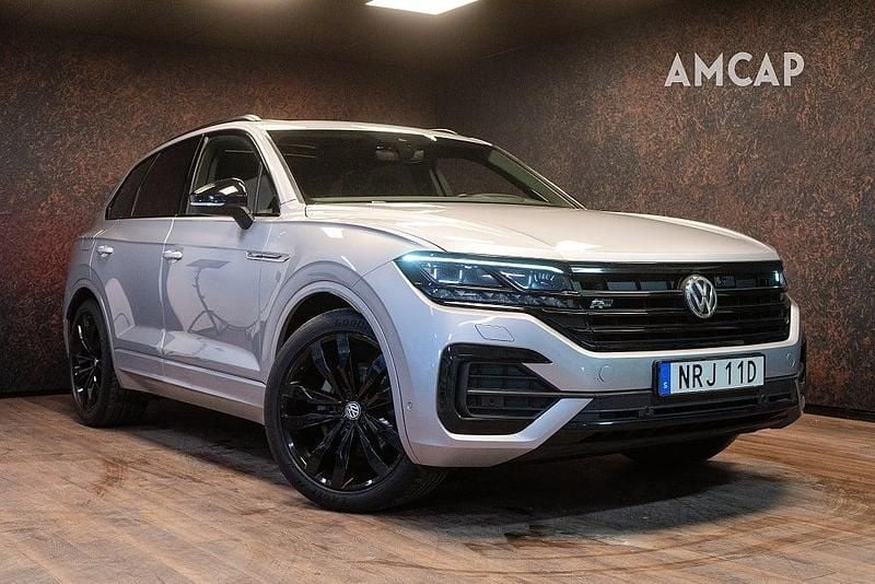 Silver Begagnad 2019 VW Touareg R-line SUV | 458 500 kr (Lite dyr) - Bild 1/4
